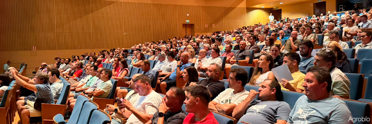 Cerca de 700 profesionales durante la jornada de control biológico organizada por Agrobío en El Ejido