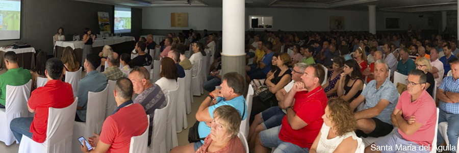 Agricultores de Santa María del Águila asisten a las charlas de Agrobío